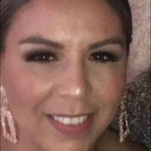 Meet your Posher, Elma